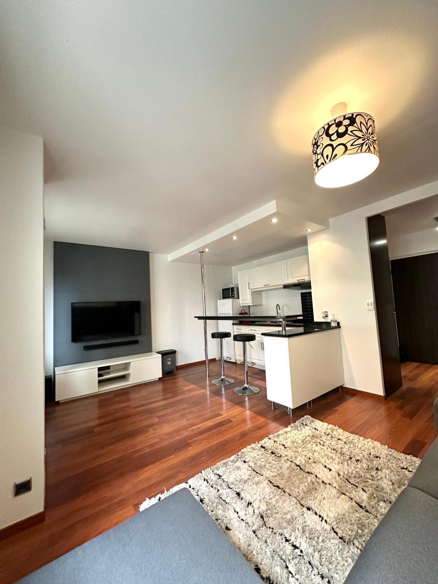 L'Athos - Appartement Equipe - Entre Paris Et Versailles - Haut Debit Garches Екстер'єр фото